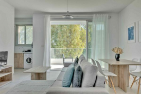 Phaedrus Living: City Center Residences Emerald